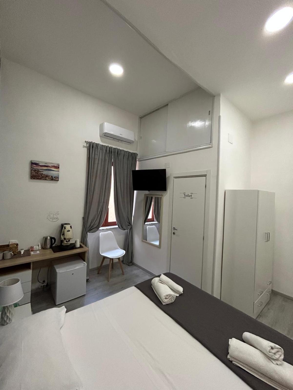 Garibaldi Guest House Naples Exterior photo